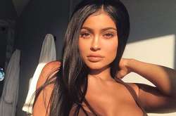 Кайли Дженнер похвасталась огромным кольцом с бриллиантом