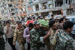 Число жертв землетрусу в Ірані наближається до 400 осіб