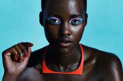 Переусердствовал: Фотографу пришлось извинится перед моделью за чрезмерную ретушь