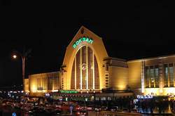 На центральному вокзалі столиці шукають вибухівку