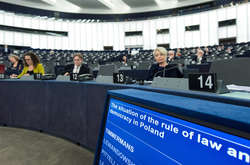 У Європарламенті хочуть ввести санкції проти Польщі