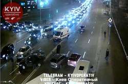 Масштабна ДТП у столиці: на вул. Чорновола паралізовано рух