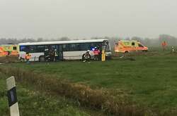  Шкільний автобус зіштовхнувся з фургоном 