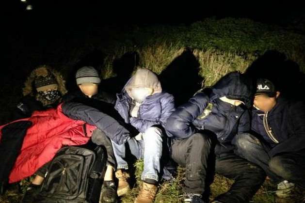 На Закарпатті поліція затримала п’ятьох нелегалів та «провідника» з ЄС