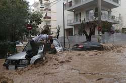 Повінь у Греції забрала життя 14 осіб