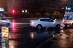 У Києві аташе посольства Росії на автівці збив жінку