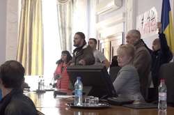 Прихильники колишнього мера заблокували сесію міськради Миколаєва
