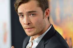 Еще одна женщина обвинила Эда Вествика в домогательствах