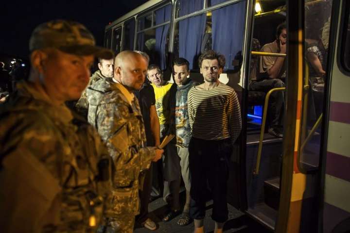 Ватажок «ДНР» Захарченко доручив підготуватися до обміну полоненими з Україною