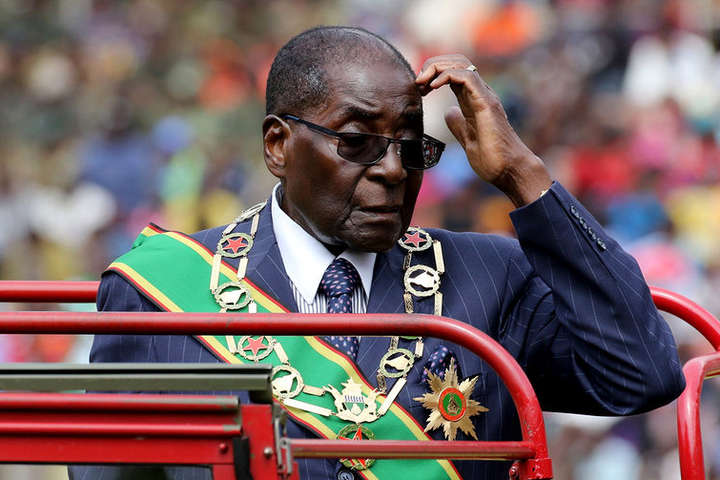 Президент Зімбабве відмовляється йти у відставку - ЗМІ
