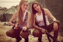 Этим красавицам очень идет форма. Прекрасные военнослужащие армии Израиля