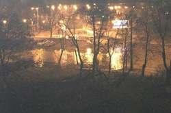Крупное ЧП в Киеве: три полосы бульвара размыло водой (видео)