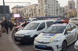 Поліція біля ТРЦ &laquo;Україна&raquo;