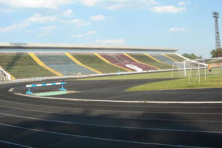 На стадіоні в Чернігові не зможуть включити підігрів поля до матчу «Десна» - «Динамо»