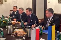 Україно-польське протистояння: у Кракові триває надзвичайна зустріч