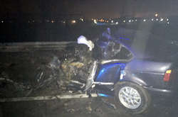 У Харкові BMW врізався в автобус, є загиблий