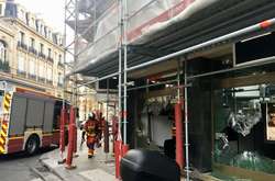 Били вітрини і банкомати: у Парижі тисячі людей протестували проти Макрона