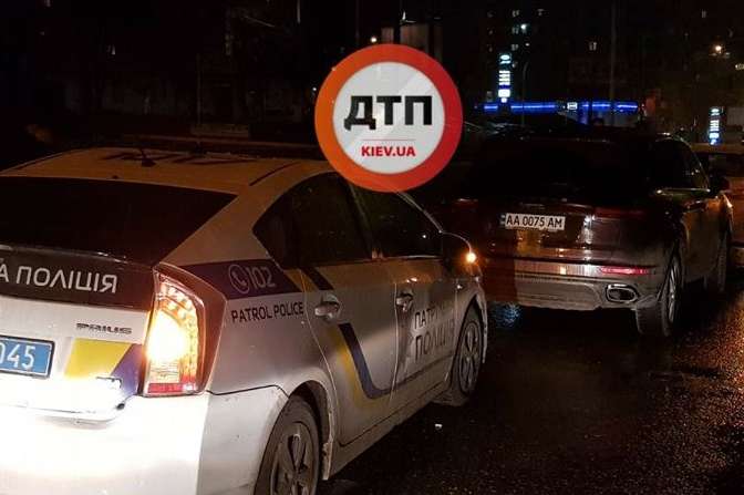 У Києві водій Рorsche Сayenne збила жінку на переході