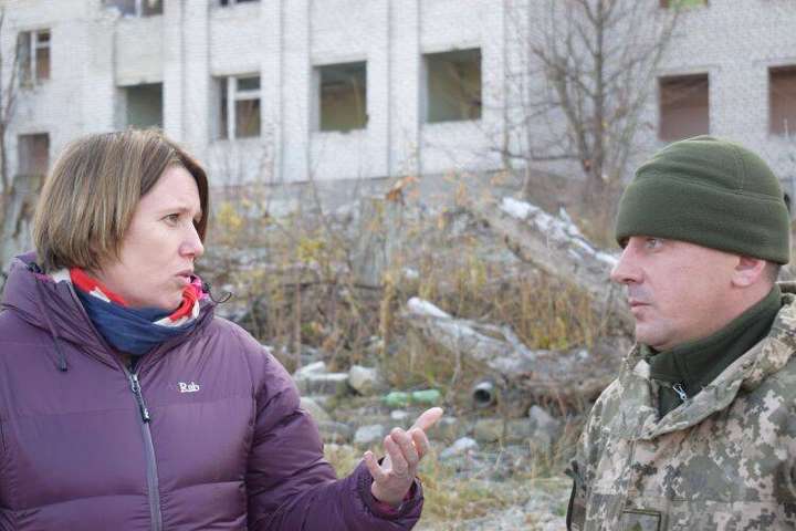 Посол Великої Британії відвідала Донбас, де зустрілася з військовими