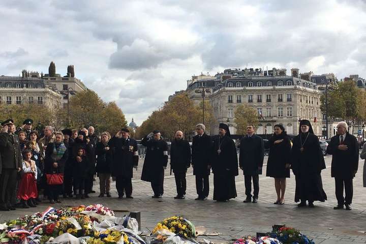 У Парижі пройшла акція вшанування пам'яті жертв Голодомору