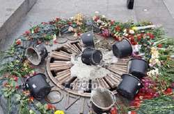 Вандали знову залили цементом Вічний вогонь у Києві