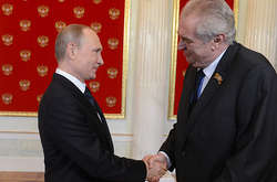 Скандально відомий президент Чехії їде до Путіна в Сочі