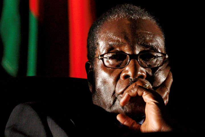 Роберт Мугабе - жорстокий диктатор, від якого відмовилася навіть рідна партія