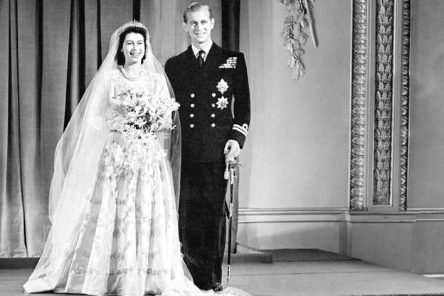Платиновая свадьба Елизаветы II и принца Филиппа: фото 70-летней давности 