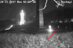 Вандалы, осквернившие Вечный огонь в Киеве, засветились на видео 