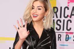 Сменила парня и цвет волос: Селену Гомес раскритиковали за новый образ