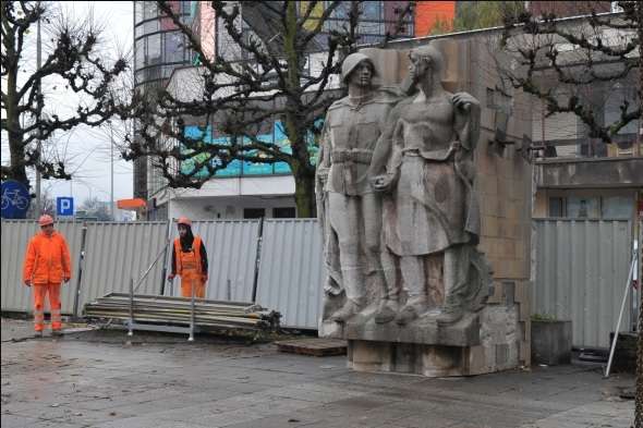У Польщі демонтували пам'ятник подяки радянській армії 