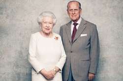 Британська королева Єлизавета ІІ і принц Філіп відзначають 70-ту річницю весілля