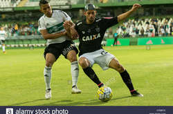 Додо (зліва)