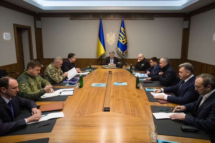 Порошенко скликав Воєнний кабінет РНБО через переворот в окупованому Луганську