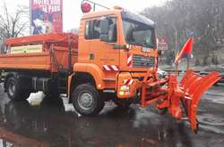 На вулицях столиці працює спецтехніка