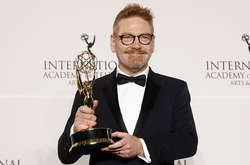 Кеннет Брана с премией «Эмми»