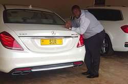 Розкіш на фоні злиднів. Як насолоджується життям золота молодь Зімбабве