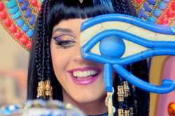 Все из-за подсолнухов: Кэти Перри пожизненно запретили въезд в Китай