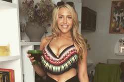 Ефектна ведуча клубного телеканалу «Лідса», яка примушує забути про футбол