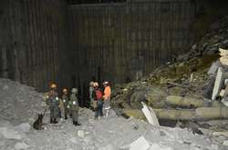 В Мексике несколько домов рухнули в котлован стройки (фото, видео)