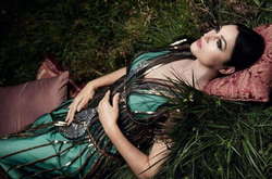 Опубликована роскошная фотосессия с Моникой Беллуччи в кровати