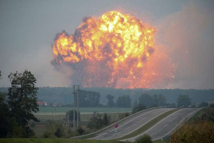Вибухи на військових складах поблизу Калинівки - Завершено обстеження території навколо арсеналу під Вінницею