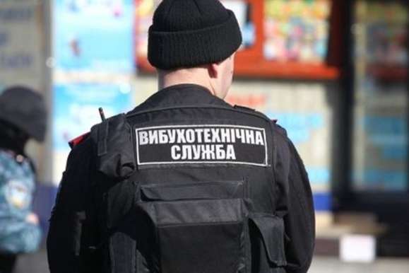 Інформація про «мінування» аеропортів в Україні не підтвердилась, – поліція