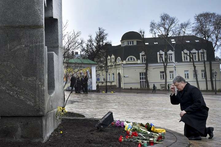 Порошенко вшанував пам'ять жертв Голодомору