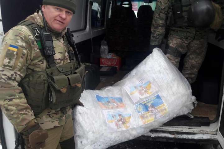 Українська влада роздала продукти харчування у звільнених селах на Донбасі