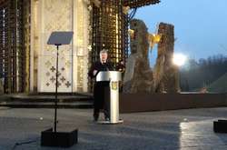 Порошенко: Треба ввести відповідальність за невизнання Голодомору