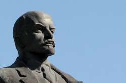У Кривому Розі біля пам’ятника жертвам Голодомору розбили «голову Леніна»