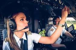 Малин Осибан - привлекательный пилот из Швеции