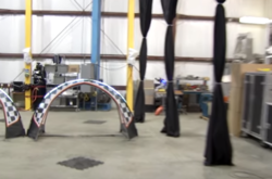 У NASA показали відео змагань «розумного» дрона і професійного пілота