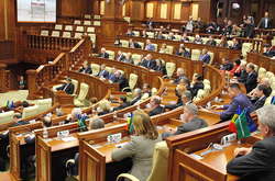 Парламент Молдови відмовився направляти своїх депутатів у Москву